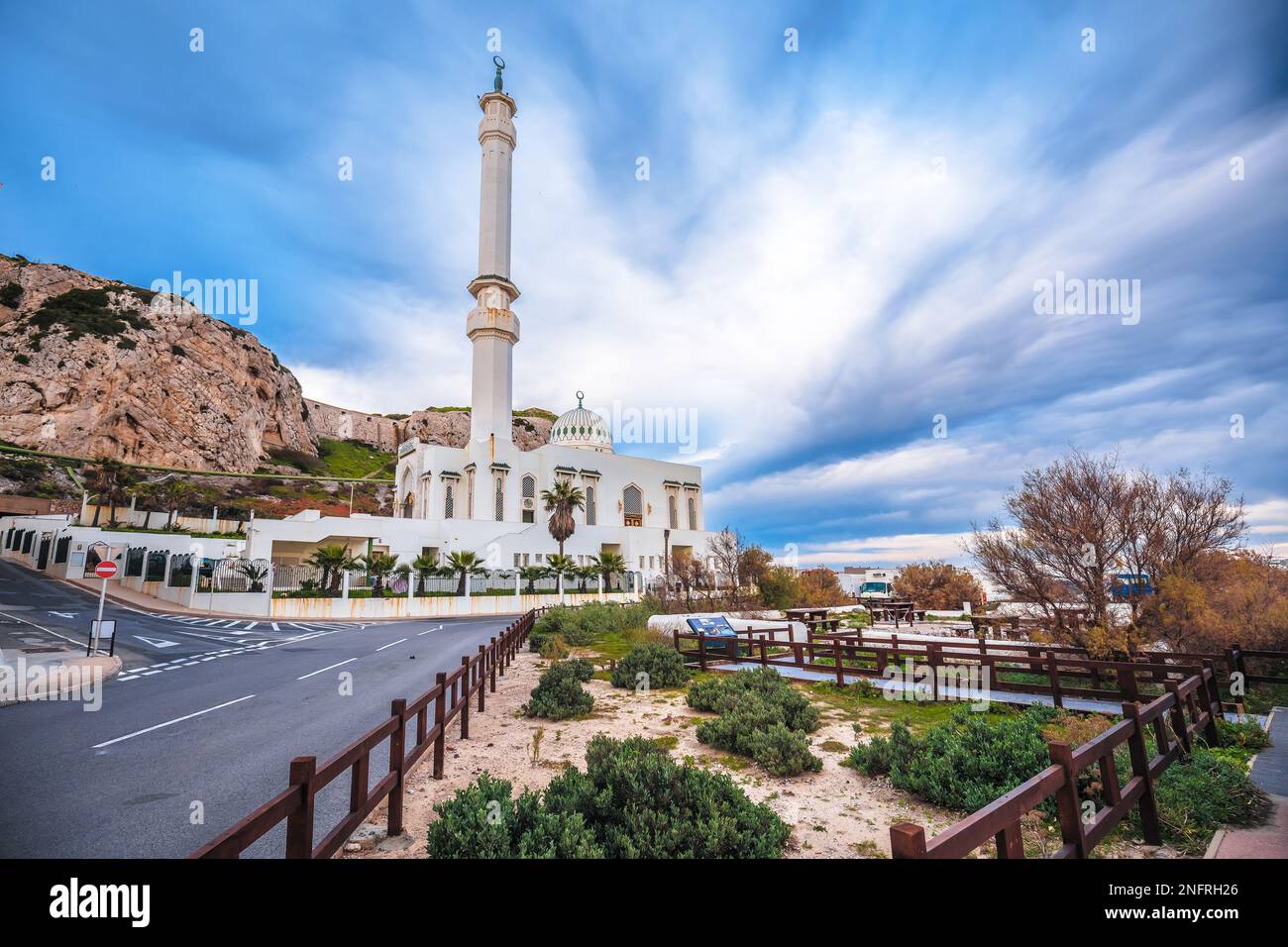 Vue sur la mosquée Ibrahim al Ibrahim à Gibraltar, point le plus au sud de l'Europe Banque D'Images