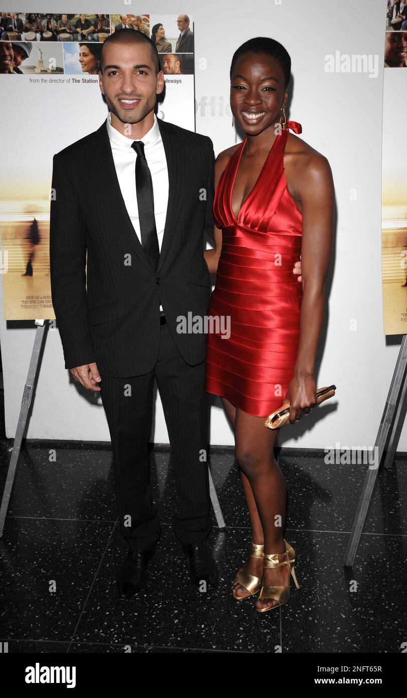 Danai Gurira Et Son Mari Les acteurs Haaz Sleiman et Danai Gurira assistent à la première de « The  Visitor » au Museum of Modern Art de New York, NY, Etats-Unis, le 1er avril  2008. Photo de
