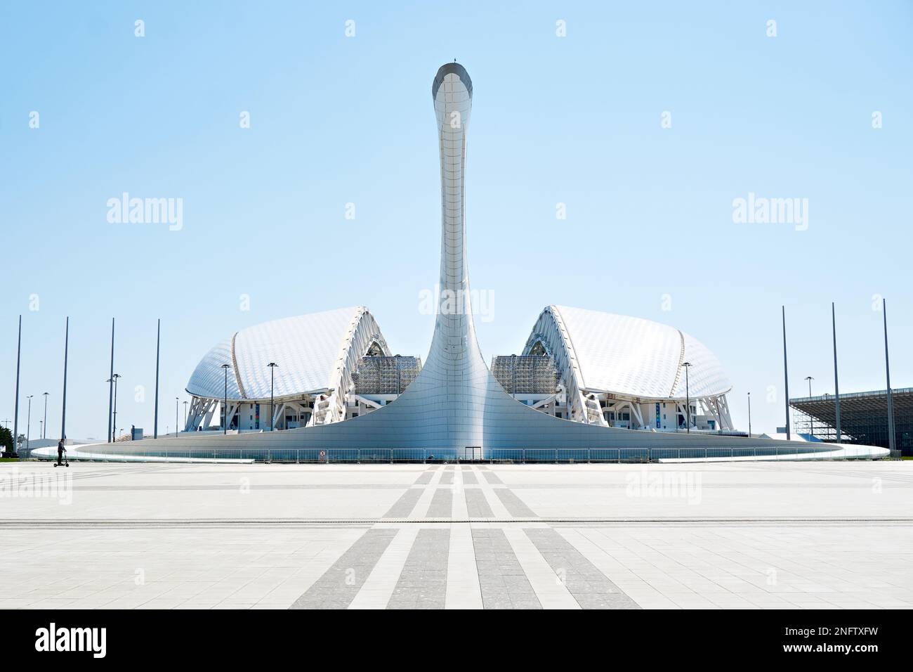ADLER, SOTCHI, RUSSIE - 26 avril 2019 : Stade de pêche et torche au Parc olympique de Sotchi Banque D'Images