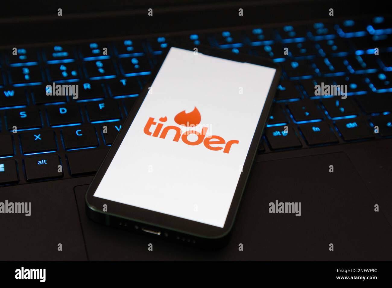 Tinder dating app sur un iPhone avec dating et des allumettes à faire Banque D'Images