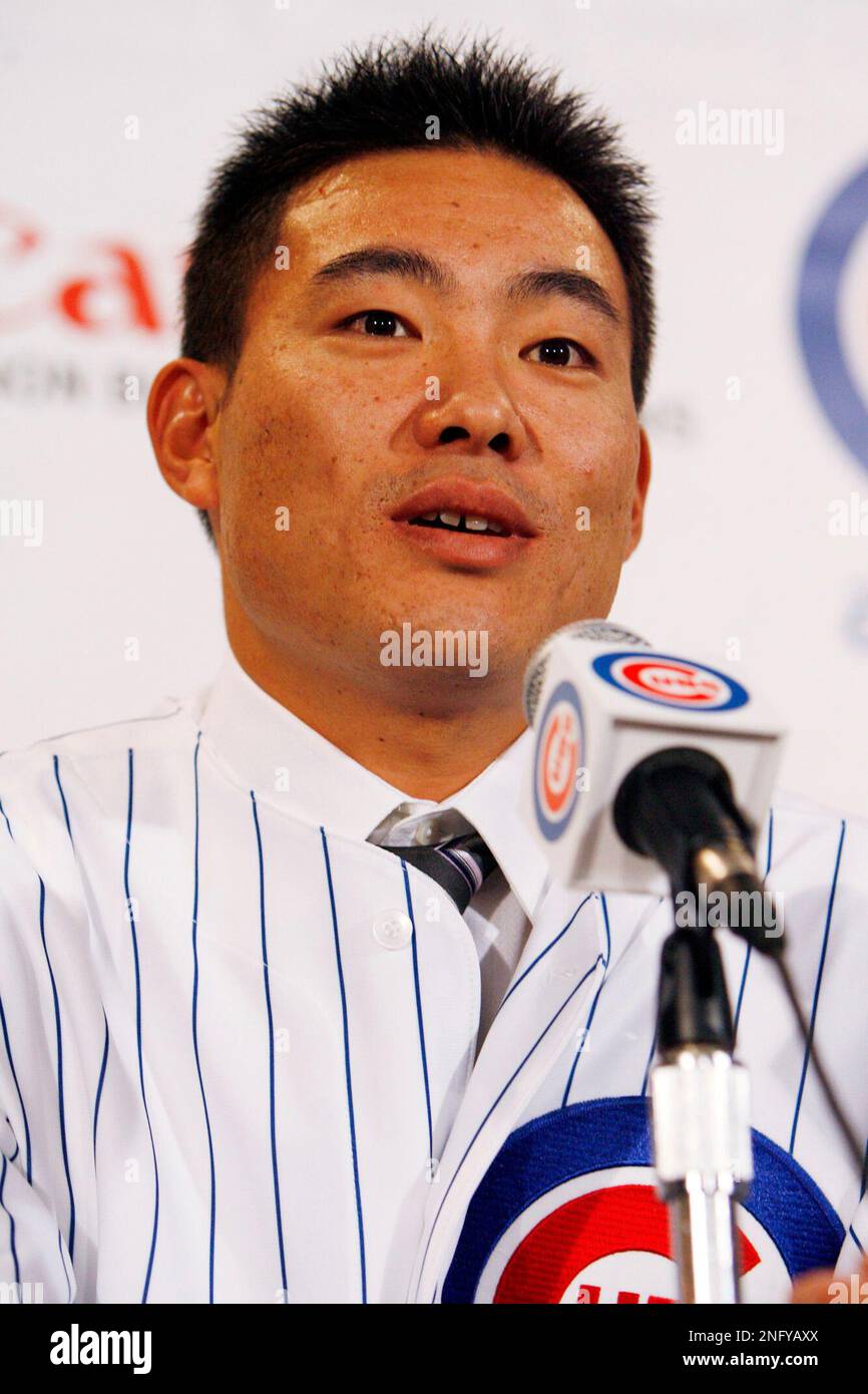 Japanese baseball star Kosuke Fukudome speaks during a news conference at Wrigley Field, Wednesday, Dec. 19, 2007, in Chicago. Fukudome, an outfielder, signed a four-year, $48 million contract and hopes to help the team win a World Series for the first time in 100 years. (AP Photo/Nam Y. Huh) Banque D'Images