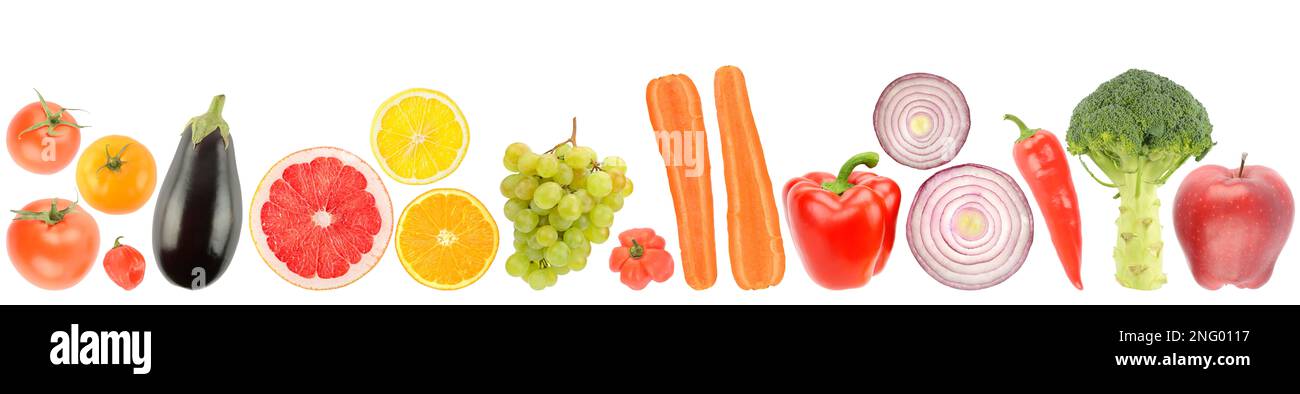 Variété de fruits et légumes sains isolés sur fond blanc. Banque D'Images