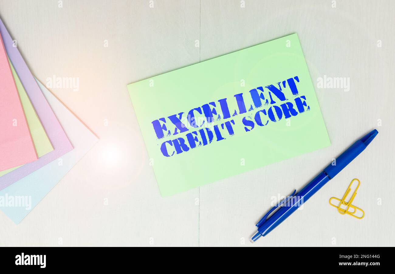 Écriture affichant le texte excellente cote de crédit. Approche d'affaires rapport de la personne sur la situation financière et la capacité de payer Banque D'Images