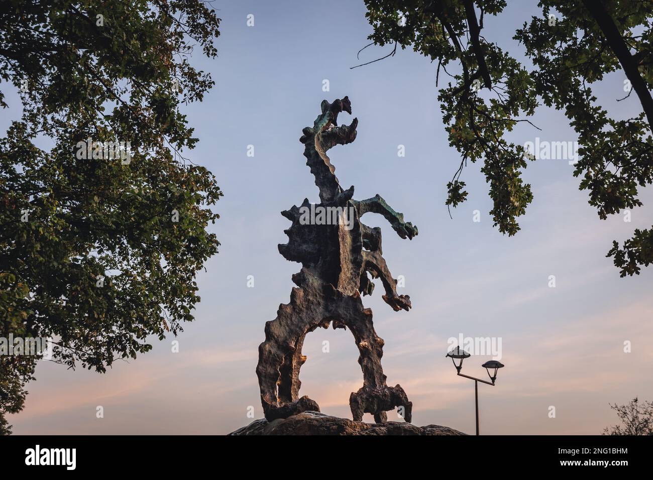 Statue du dragon de Wawel dans la ville de Cracovie, petite Pologne Voivodeship de Pologne Banque D'Images