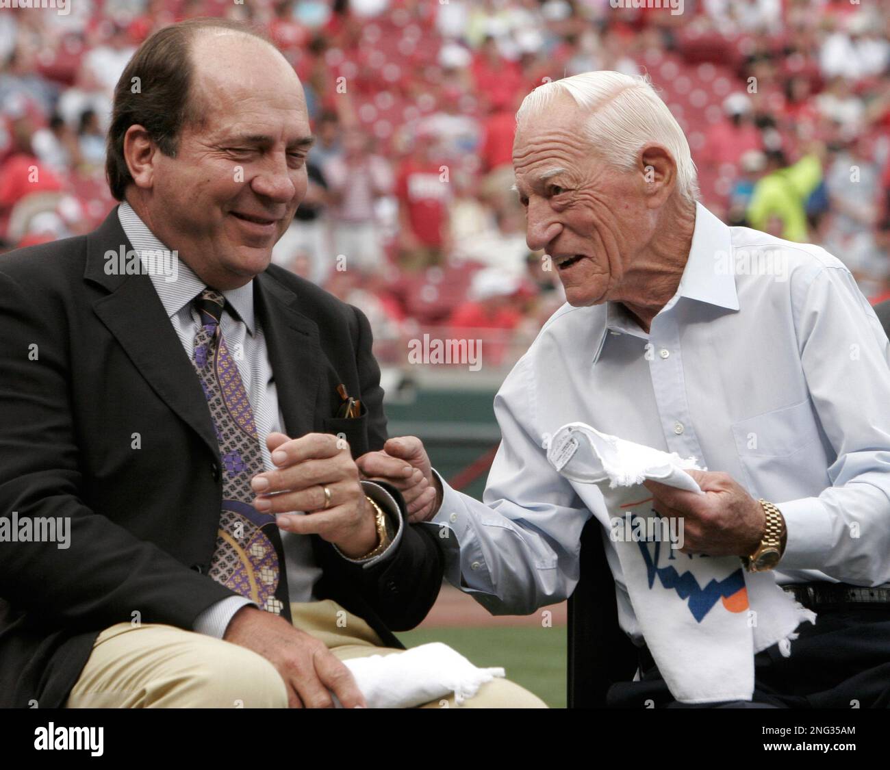 Cincinnati Reds catcher Johnny Bench (5) is seen in in this undated photo.  (Tony Tomsic via AP Stock Photo - Alamy