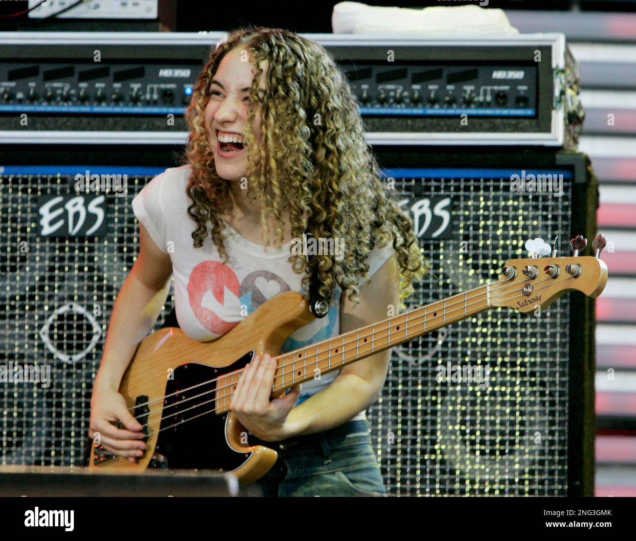 Tal Wilkenfeld A 20 Year old Bassist From Australia Laughs At Rock 