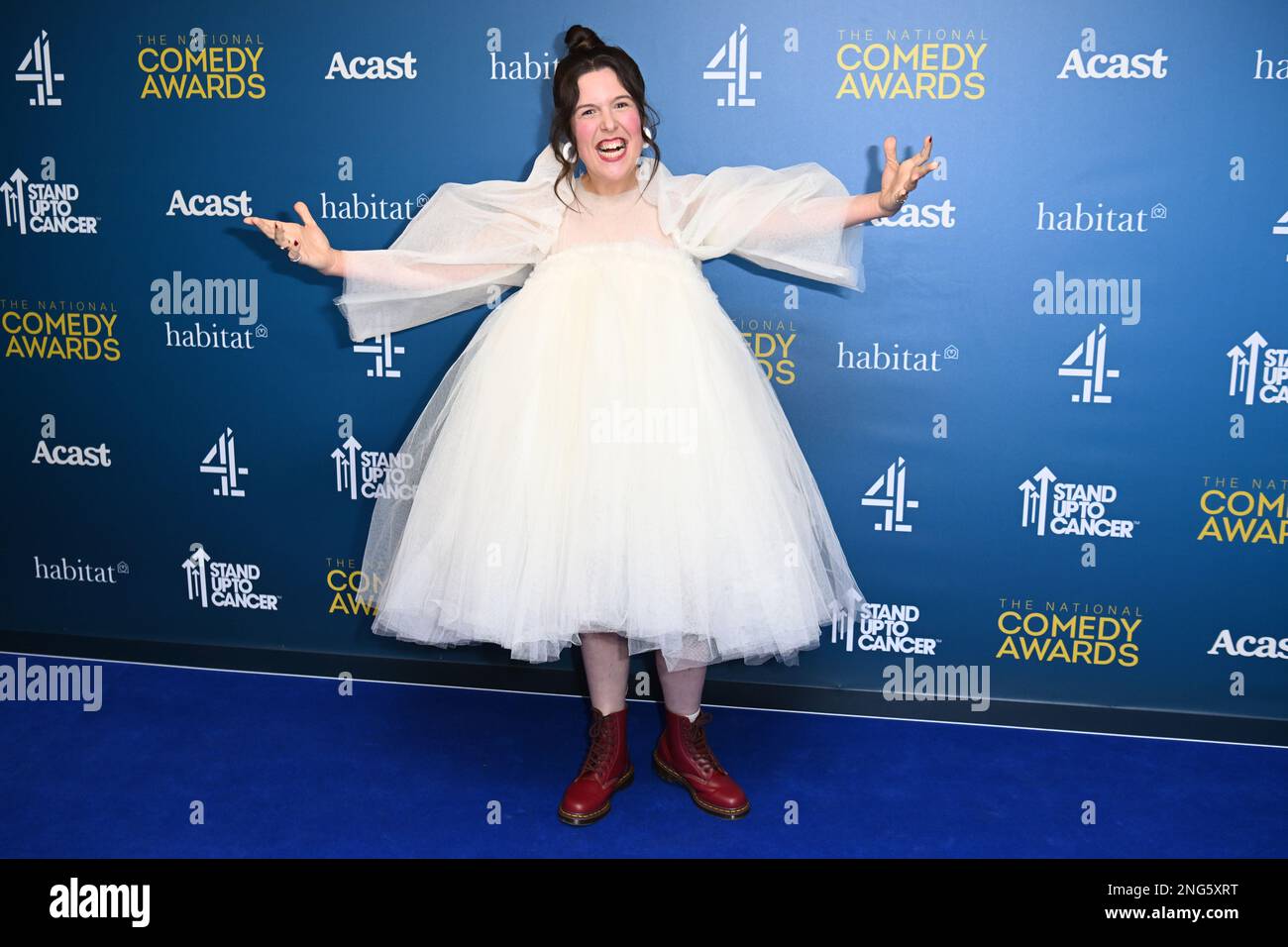 Londres, Royaume-Uni. Londres, Royaume-Uni. 17 février 2023. Rosie Jones assistant aux National Comedy Awards for Stand Up to cancer, au Roundhouse de Londres. Date de la photo: Vendredi 17 février 2023. Le crédit photo devrait se lire: Matt Crossick/Empics/Alamy Live News Banque D'Images