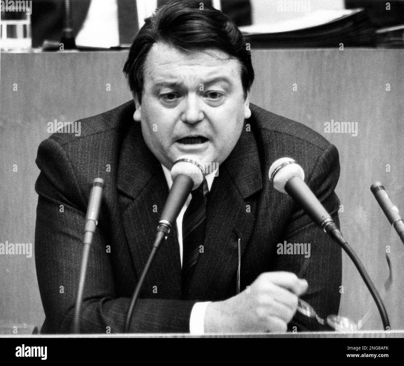 ** ARCHIV **Archivbild von 1984 des hessischen Ministerpraesidenten