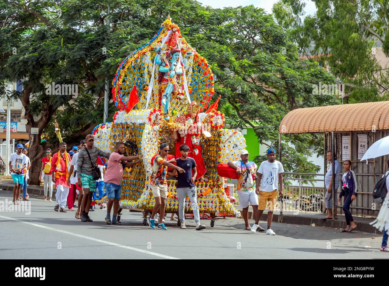 Mahashivratree se rendit aux pèlerins sur le chemin du lac sacré du Grand bassin, dans le district de Savane, au sud de l'île maurice, 16 février 2023 Banque D'Images