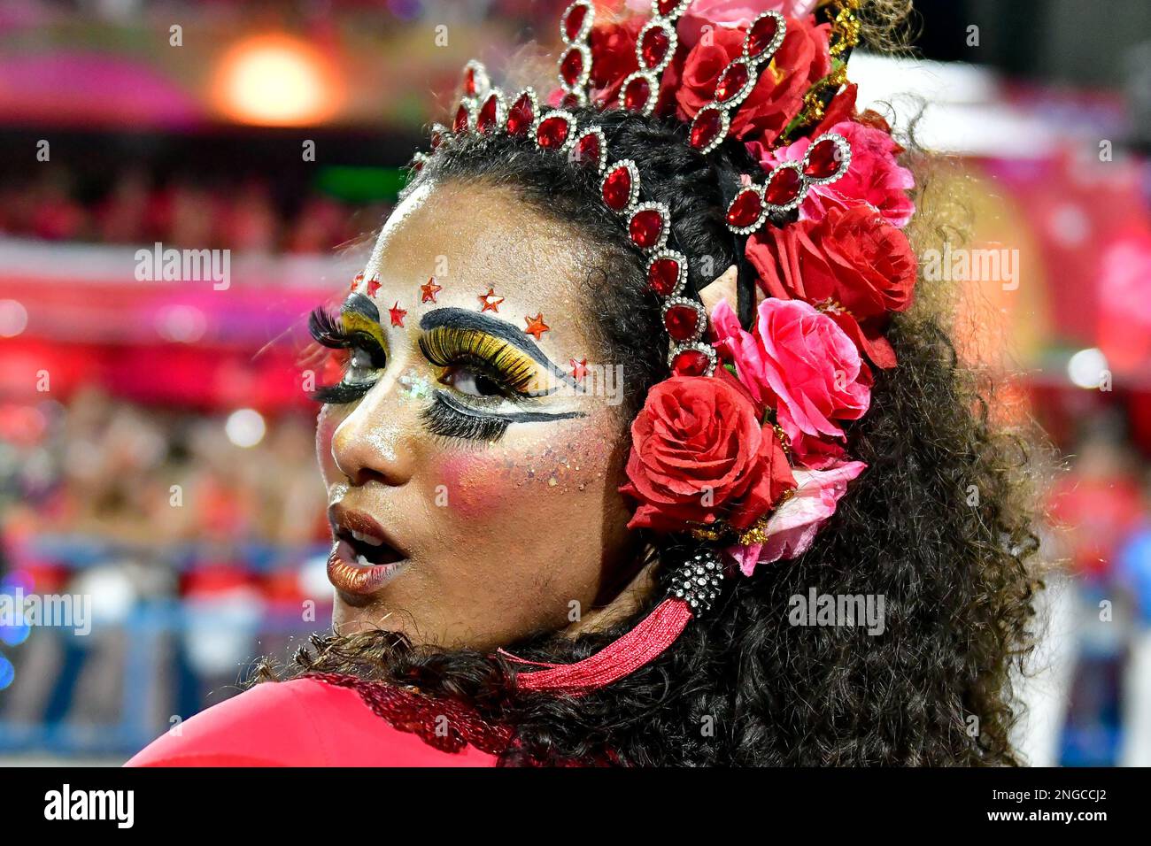 Rio de Janeiro, Brésil. 18th févr. 2023. RJ - Rio de Janeiro - 02/17/2023 - CARNAVAL RIO 2023, SÉRIE OR DÉFILÉ SCOLAIRE SAMBA - membres de l'école Estacio de sa Samba lors d'une présentation au défilé de la série Or à Rio de Janeiro à la Foire de marques de Sapucai Sambadrome ce vendredi (17)./Sipa USA crédit: SIPA USA/Alamy Live News Banque D'Images