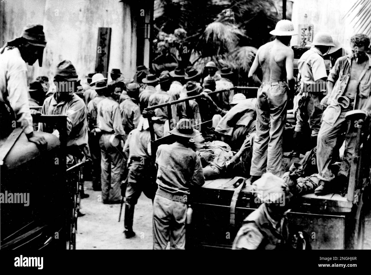 American and Filipino prisoners of war, captured by the Japanese on ...
