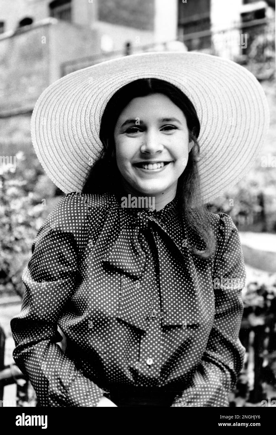 Actress Carrie Fisher, 16, daughter of Debbie Reynolds and Eddie Fisher, poses in New York City on May 2, 1973. (AP Photo) Banque D'Images