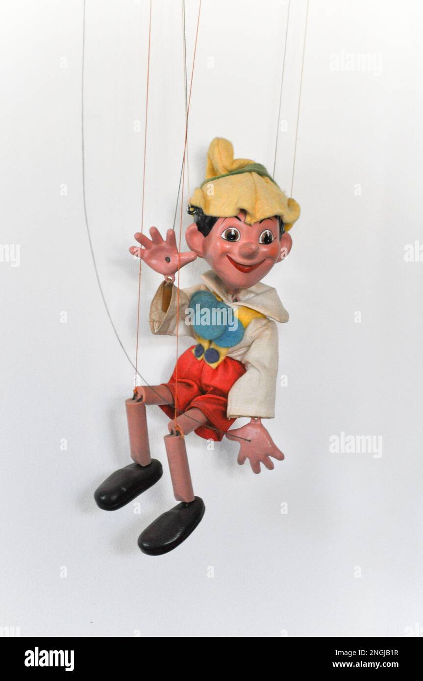 Marionnette à fil pinocchio vintage Banque de photographies et d'images à  haute résolution - Alamy