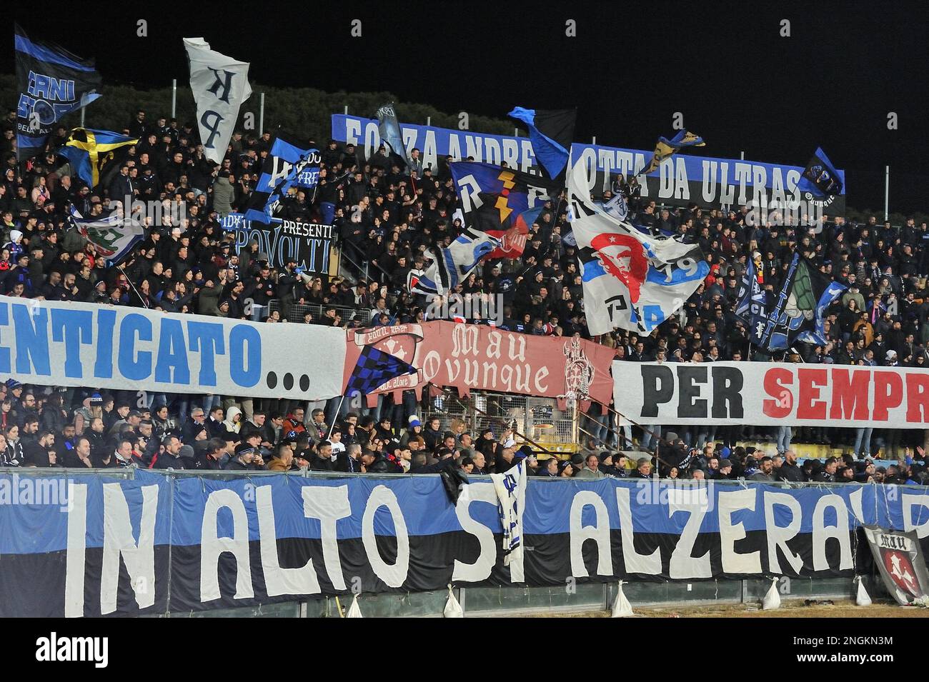 Pise, Italie. 17th févr. 2023. Fans Pise pendant l'AC Pise vs Venezia FC, football italien série B match à Pise, Italie, 17 février 2023 crédit: Agence de photo indépendante / Alamy Live News Banque D'Images