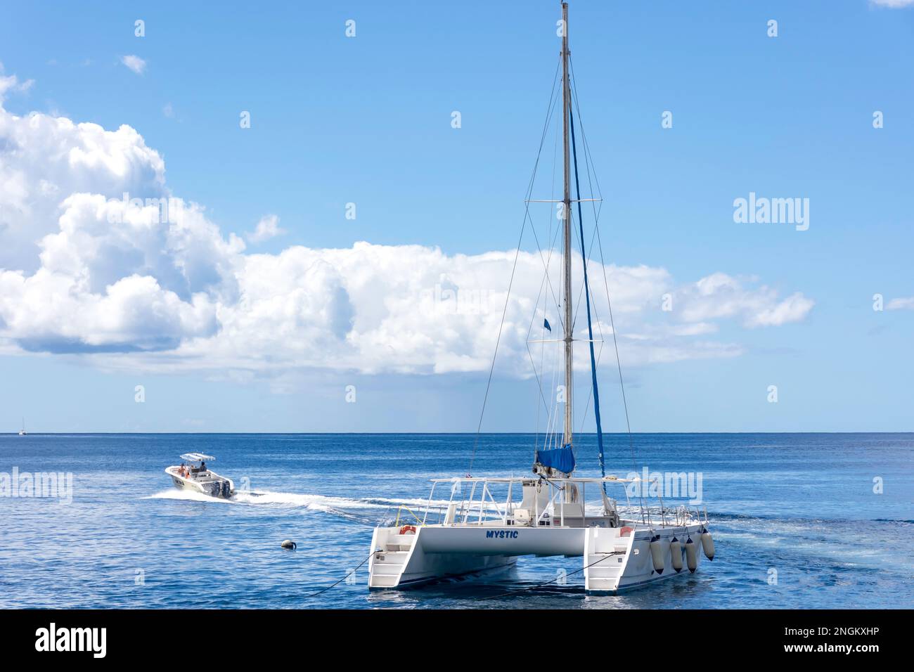 Bateaux dans le port, Soufrière, district de Soufrière, Sainte-Lucie, Petites Antilles, Caraïbes Banque D'Images