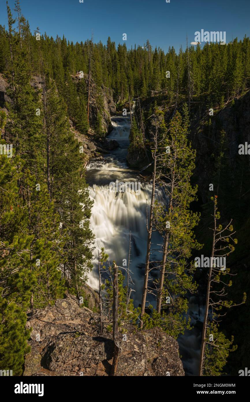 Kepler Cascades est un lieu de tourisme au parc national de Yellowstone, à la sortie de la Highway 287, où la rivière Firehole descend à travers plusieurs chutes au-dessus des forts Banque D'Images