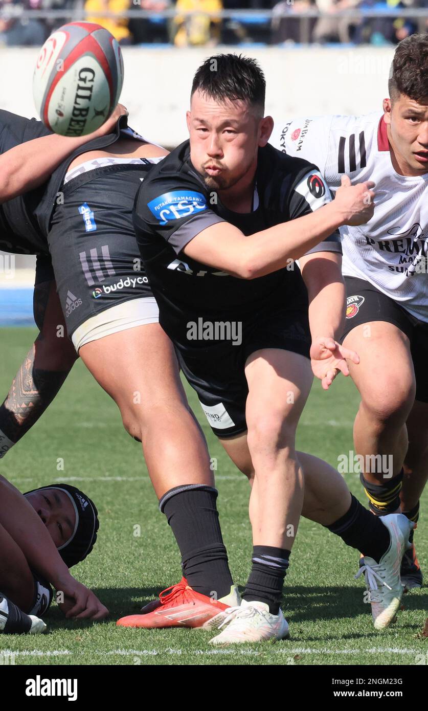 Tokyo, Japon. 18th févr. 2023. Ricoh BlackRams Tokyo Scrum Half Shota Yamamoto passe le ballon lors du match de rugby au Japon un match contre le Suntory Sungoliath de Tokyo, samedi, 18 février 2023. Sungoliath a battu BlackRams 18-7. Credit: Yoshio Tsunoda/AFLO/Alay Live News Banque D'Images