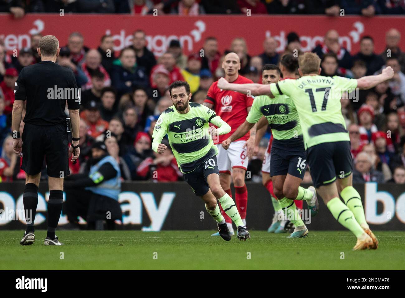 Bernardo Silva #20 de Manchester City se met en fête après avoir mis son côté devant lors du match de Premier League Nottingham Forest vs Manchester City à City Ground, Nottingham, Royaume-Uni, 18th février 2023 (photo de Ritchie Sumpter/News Images) Banque D'Images
