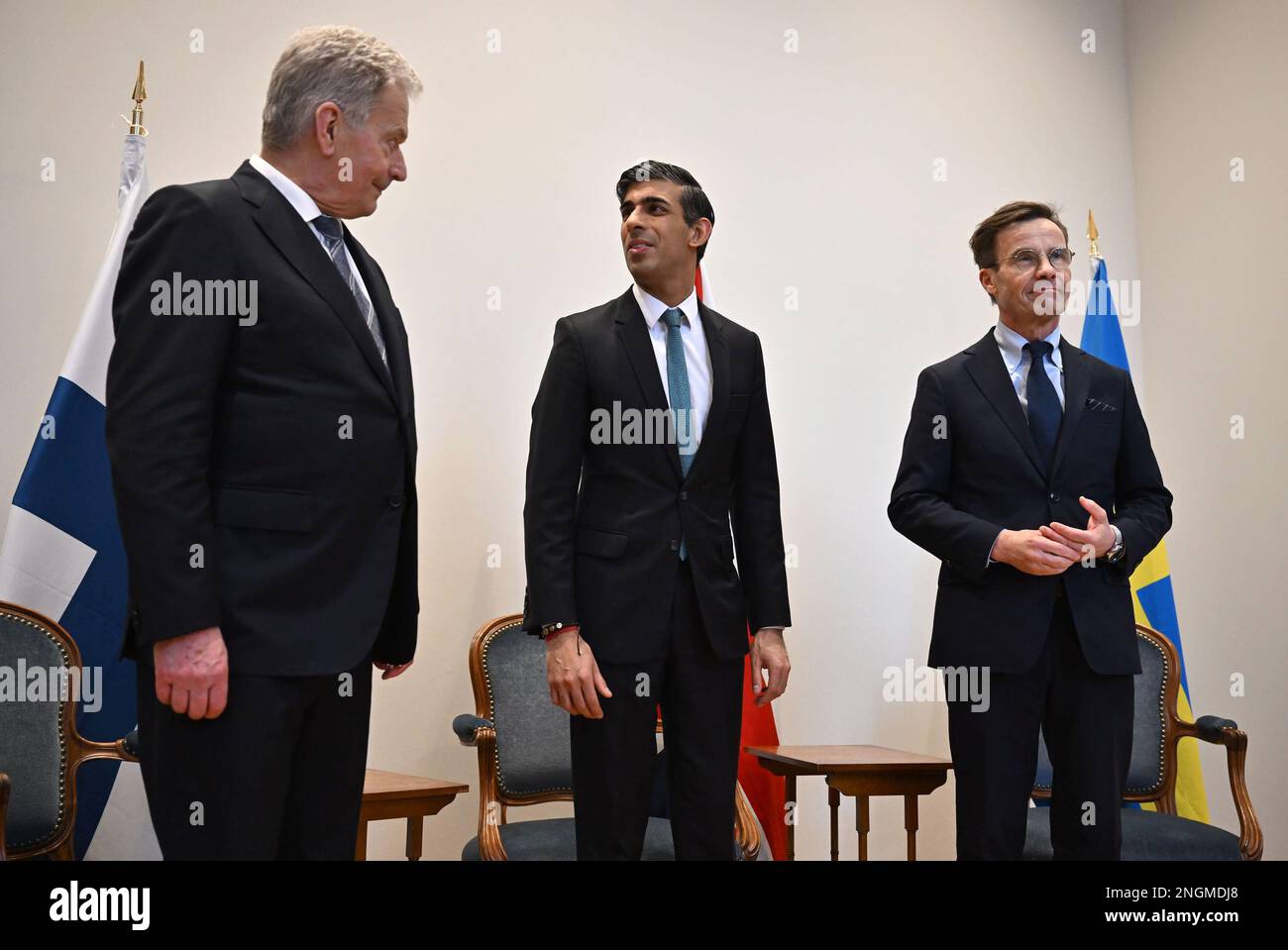 (De gauche à droite) le Président finlandais Sauli Niinisto, le Premier ministre Rishi Sunak et le Premier ministre suédois Ulf Kristersson posent pour des photos avant leur réunion trilatérale en marge de la Conférence de Munich sur la sécurité en Allemagne. M. Sunak devrait également rencontrer le président de la Commission européenne Ursula von der Leyen en marge pour parler d'un accord visant à fixer le protocole d'Irlande du Nord. Date de la photo: Samedi 18 février 2023. Banque D'Images