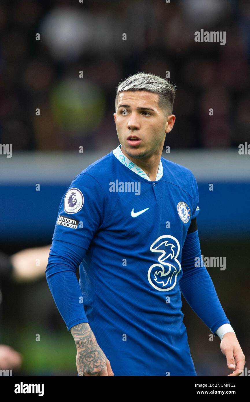 Londres, Royaume-Uni. 18th févr. 2023. Enzo Fernandez, de Chelsea, lors du match de la Premier League entre Chelsea et Southampton au Stamford Bridge, Londres, Angleterre, le 18 février 2023. Photo de Salvio Calabre. Utilisation éditoriale uniquement, licence requise pour une utilisation commerciale. Aucune utilisation dans les Paris, les jeux ou les publications d'un seul club/ligue/joueur. Crédit : UK Sports pics Ltd/Alay Live News Banque D'Images