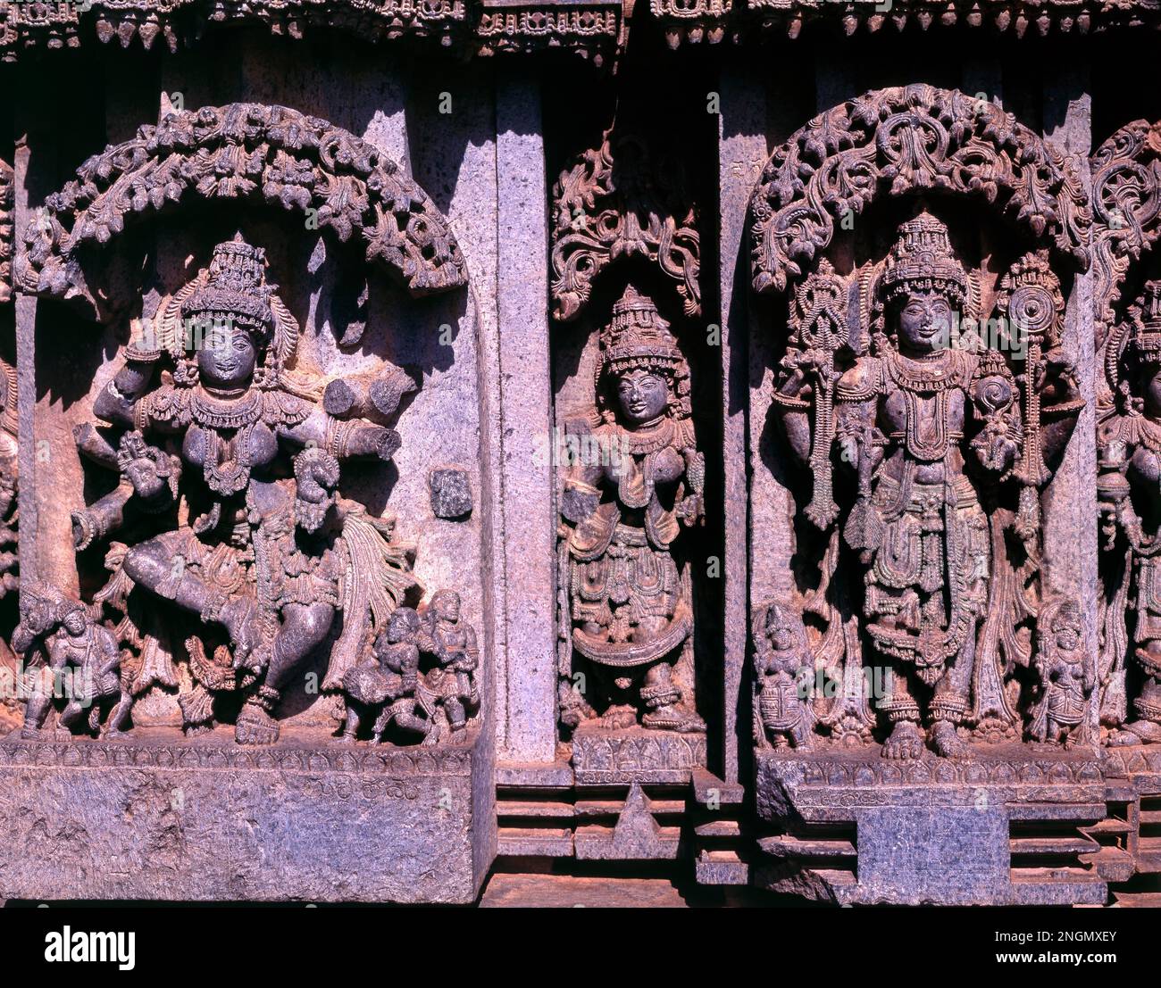 Danse Lakshmi et Vishnu dans le temple de Parasanna Chennakhava à Somnathpur, Karnataka, Inde Banque D'Images