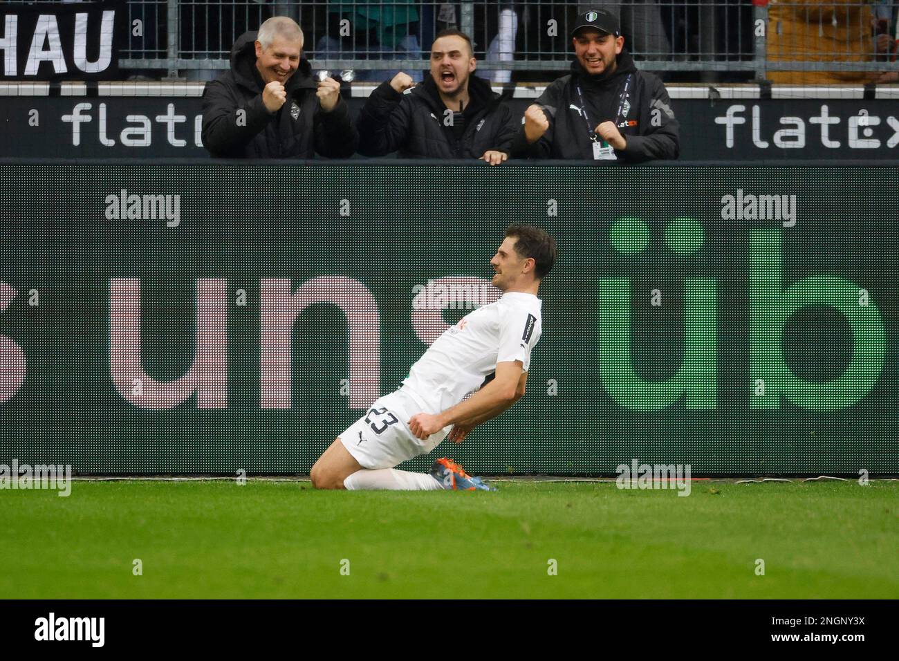 Mönchengladbach, Deutschland, 1. Ballon de fussball Bundesliga 21. Spieltag Borussia Mönchengladbach - FC Bayern München 3-2 Jonas HOFMANN (MG) li.- freut sic Banque D'Images