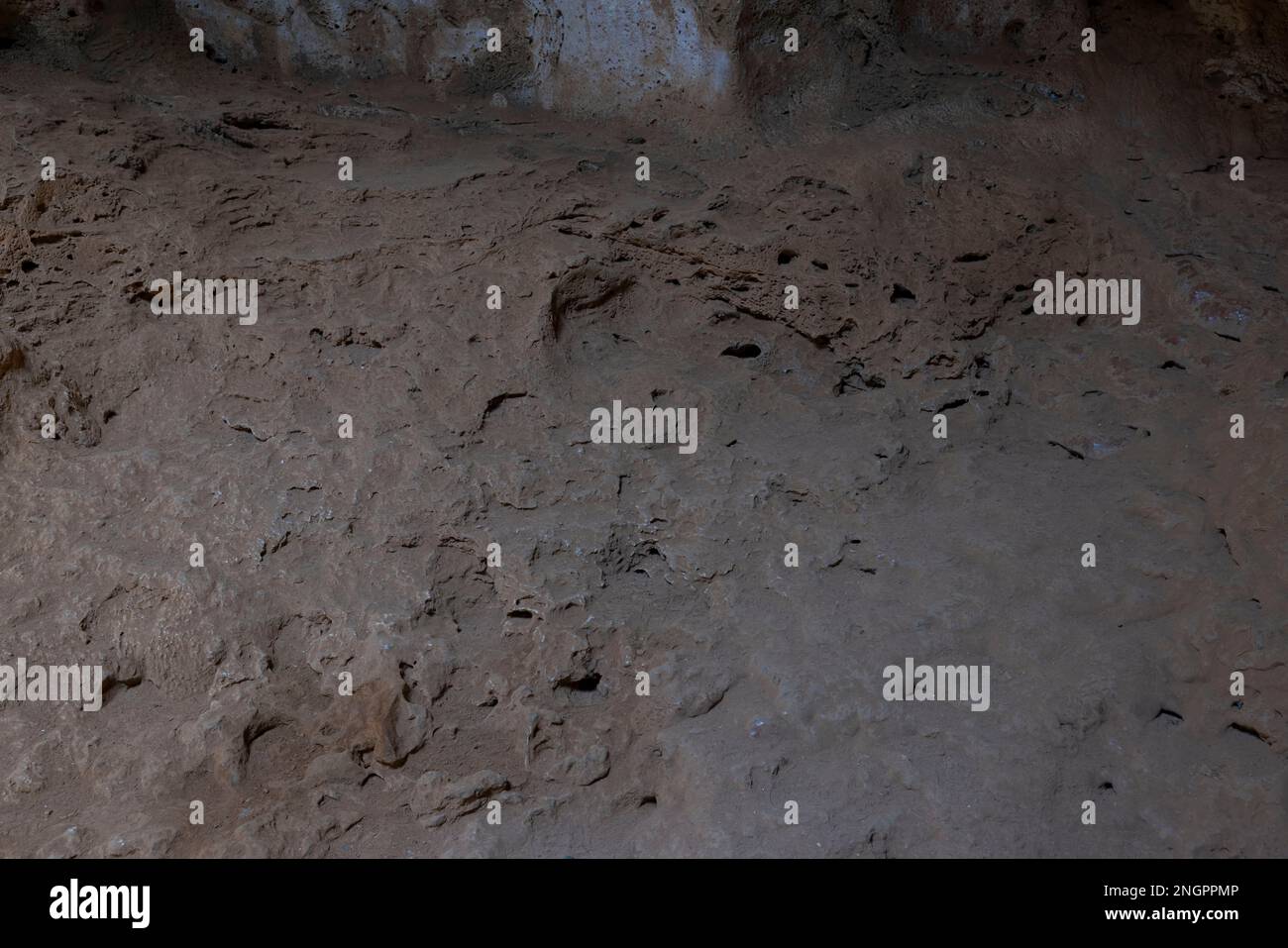 Vue rapprochée de la texture du sol dans la grotte de la montagne Quadirikiri. Aruba. Banque D'Images