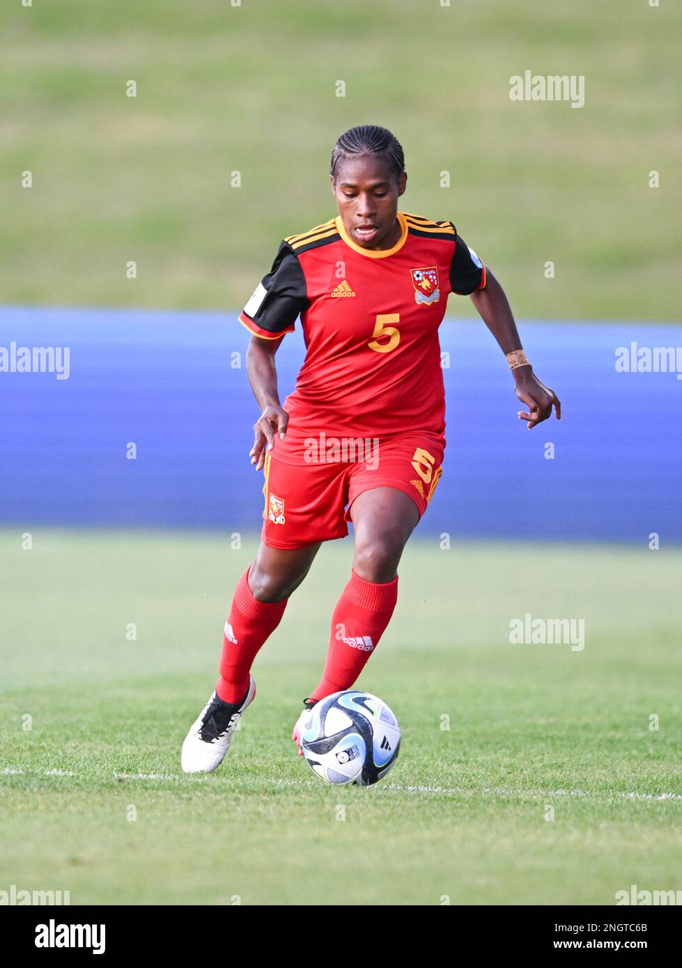 Auckland, Nouvelle-Zélande. 19th févr. 2023. Olivia Upaupa, de l'équipe nationale féminine de Papouasie-Nouvelle-Guinée, vu en action lors du match de la coupe du monde des femmes de la FIFA 2023 entre la Papouasie-Nouvelle-Guinée et le Panama, qui s'est tenu au stade North Harbor. Note finale; Panama 2:0 Papouasie-Nouvelle-Guinée. Crédit : SOPA Images Limited/Alamy Live News Banque D'Images