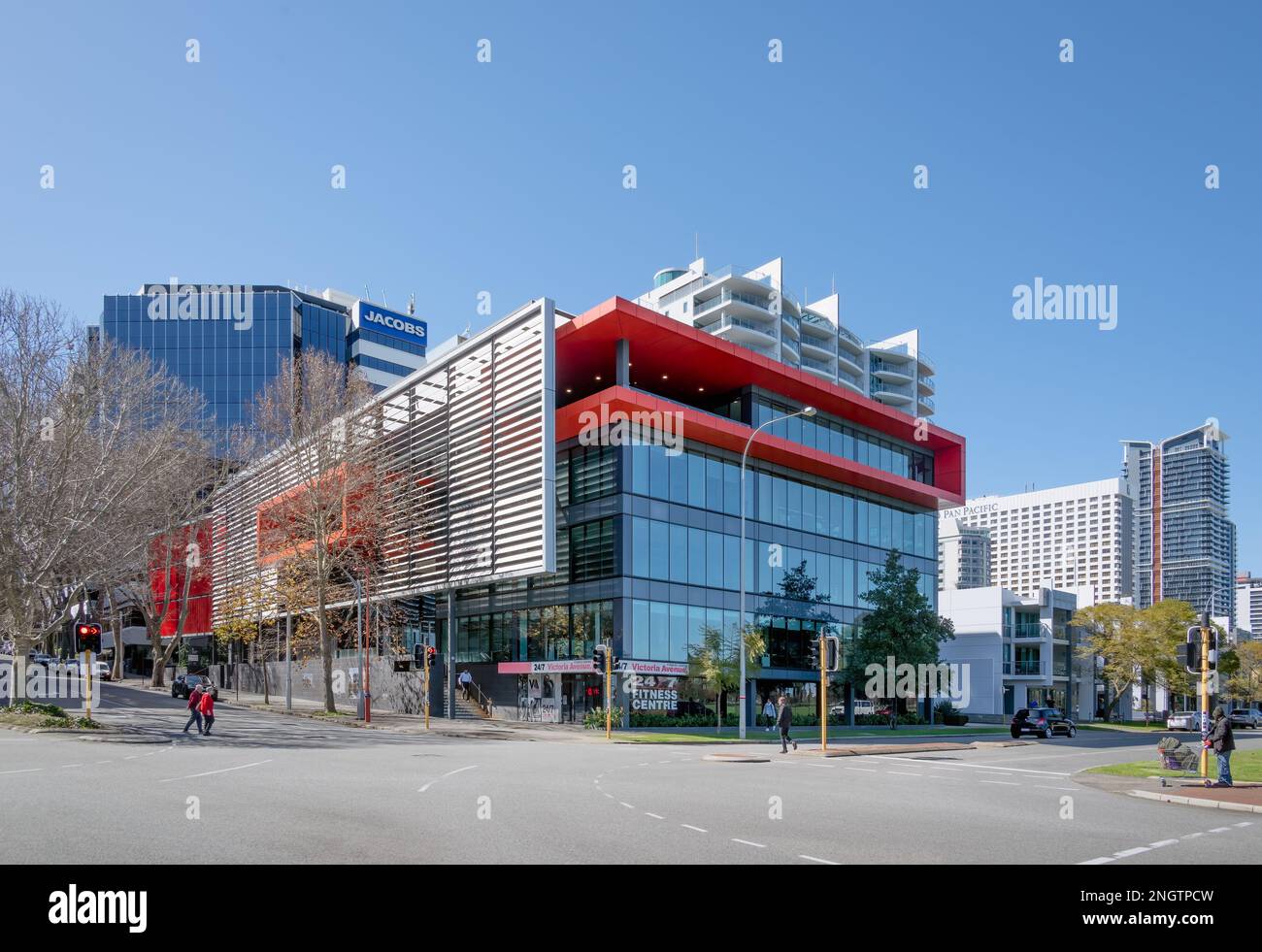 Perth, WA, Australie - immeuble de bureaux situé au 2 Victoria Avenue près de GHD Woodhead Banque D'Images