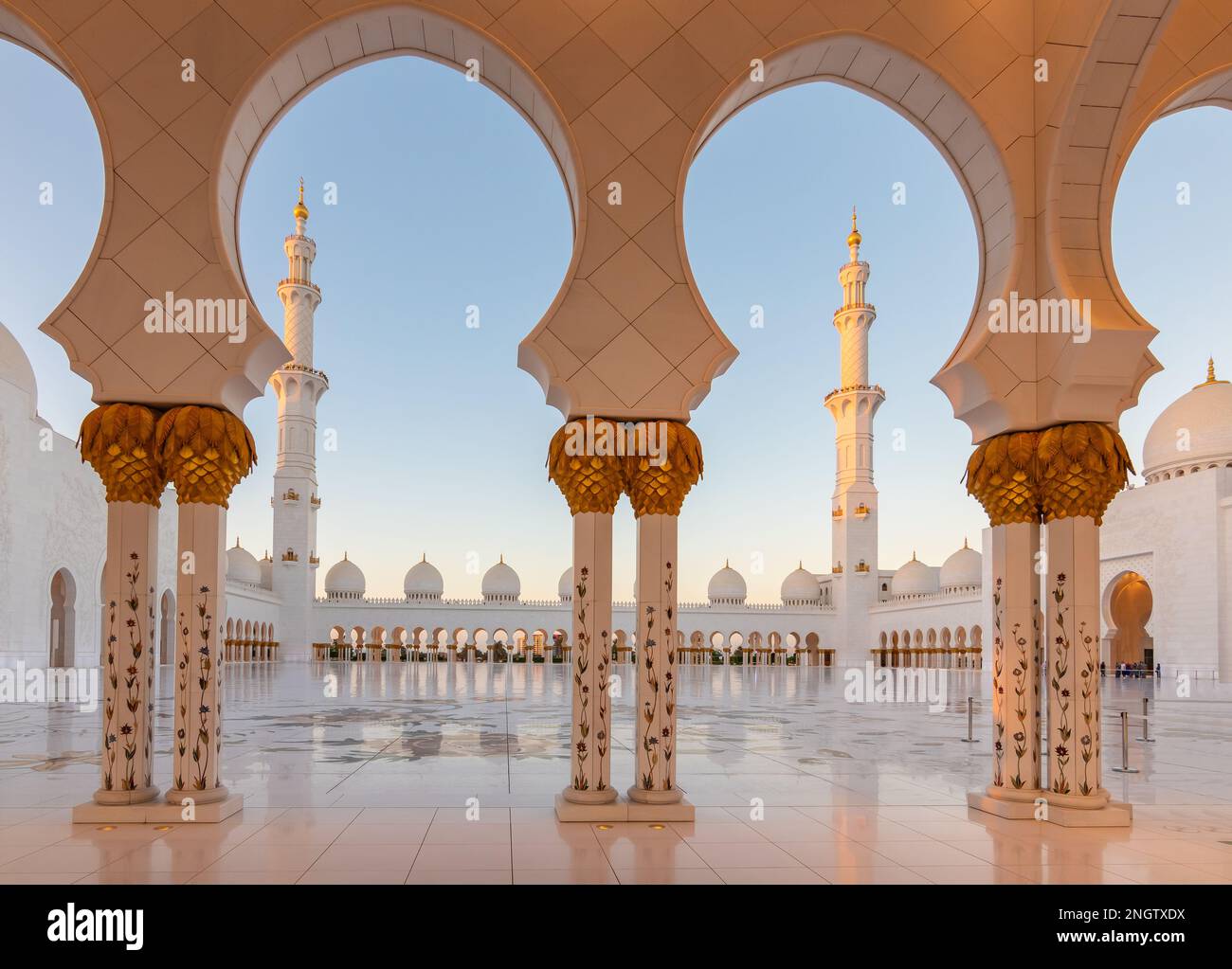 Détail de l'architecture de la Grande Mosquée Sheikh Zayed. Banque D'Images