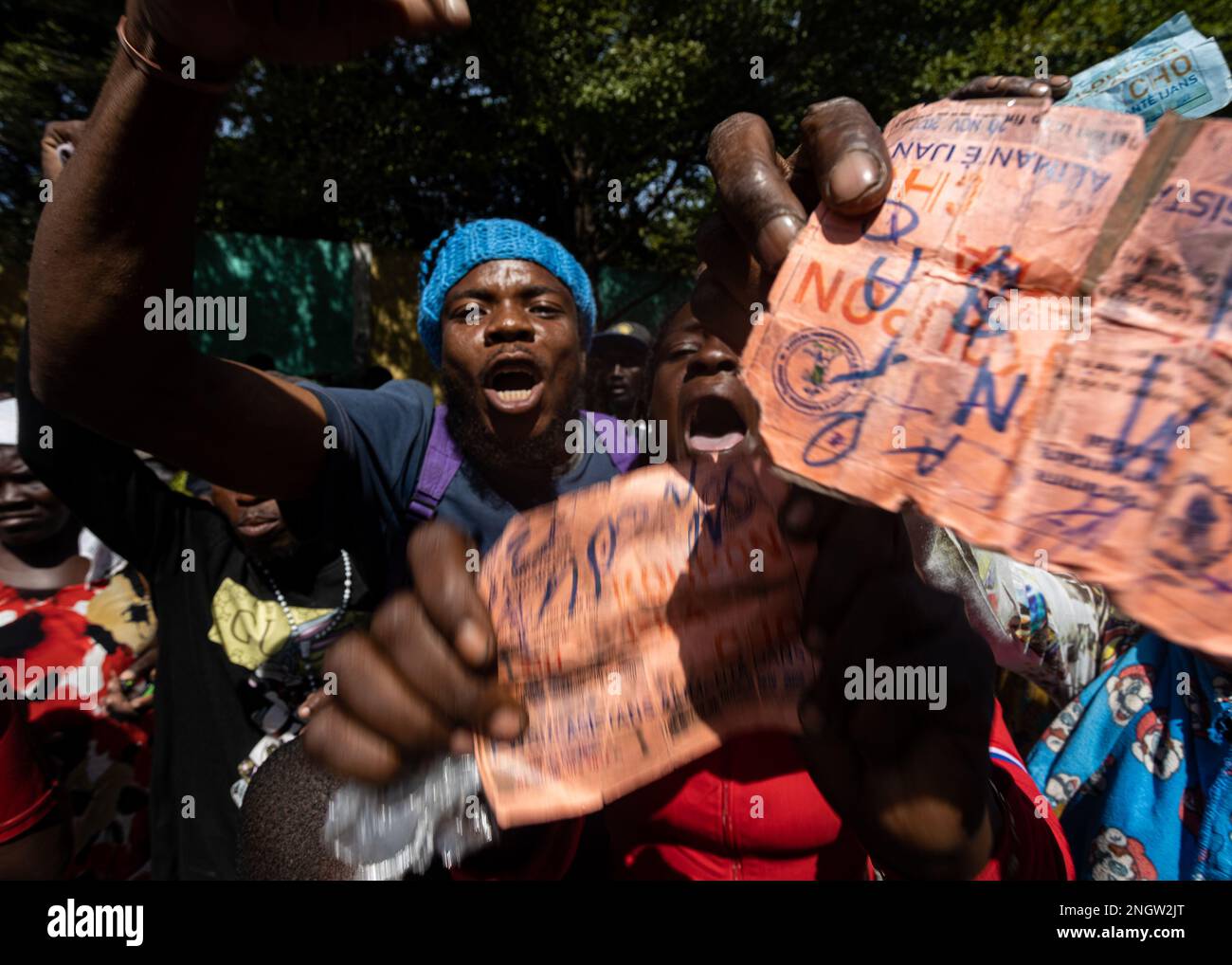 Port au Prince, Haïti. 19th novembre 2022. Personnes déplacées à l'intérieur du pays près de Delmas, à Port-au-Prince, en Haïti, le 19 novembre 2022. Plus tôt ce jour-là, ils ont été expulsés de la Plaza Huga Chavez par la police en utilisant des gaz teargas. (Photo de Collin Mayfield/Sipa USA) crédit: SIPA USA/Alay Live News Banque D'Images Port au Prince, Haïti. 19th novembre 2022. Personnes déplacées à l'intérieur du pays près de Delmas, à Port-au-Prince, en Haïti, le 19 novembre 2022. Plus tôt ce jour-là, ils ont été expulsés de la Plaza Huga Chavez par la police en utilisant des gaz teargas. (Photo de Collin Mayfield/Sipa USA) crédit: SIPA USA/Alay Live News Banque D'Images