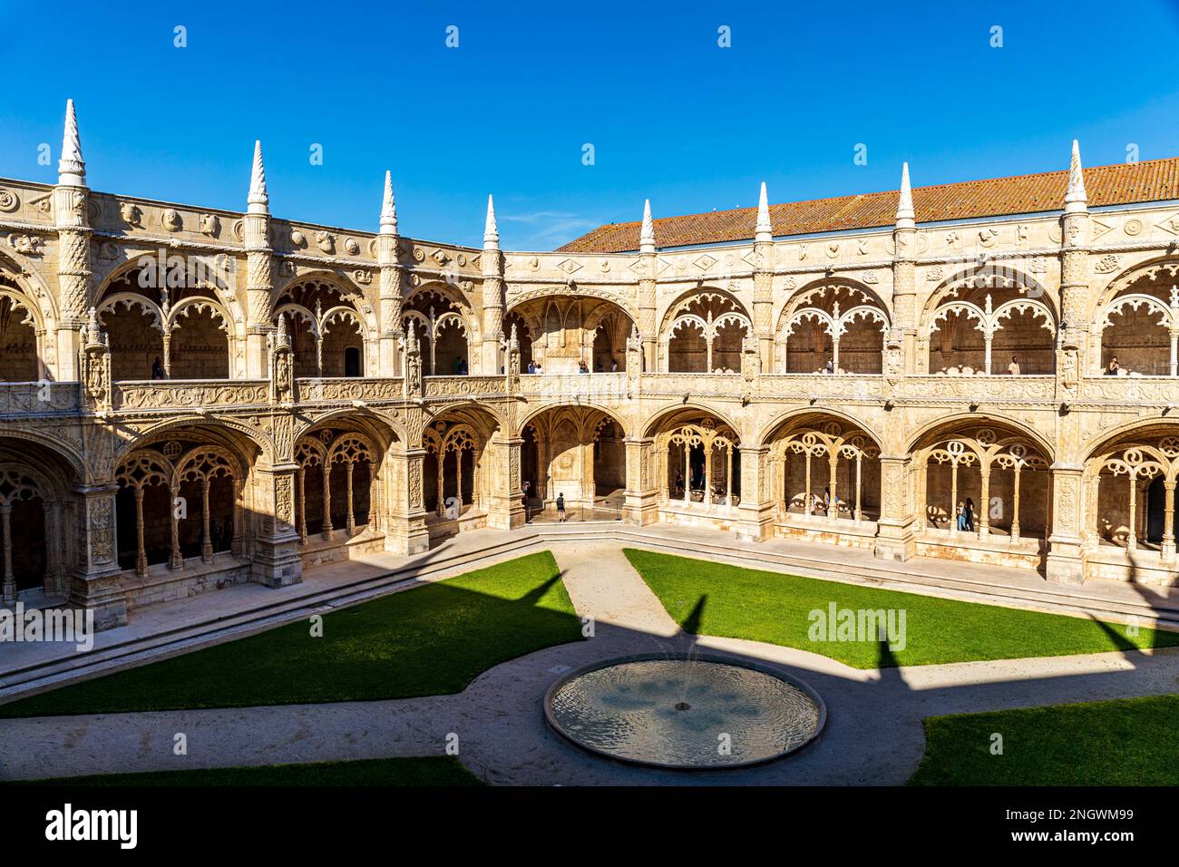 Monastère de Jeronimos (Mosteiro dos Jeronimos) : le cloître. Belem, Lisbonne, Portugal Banque D'Images