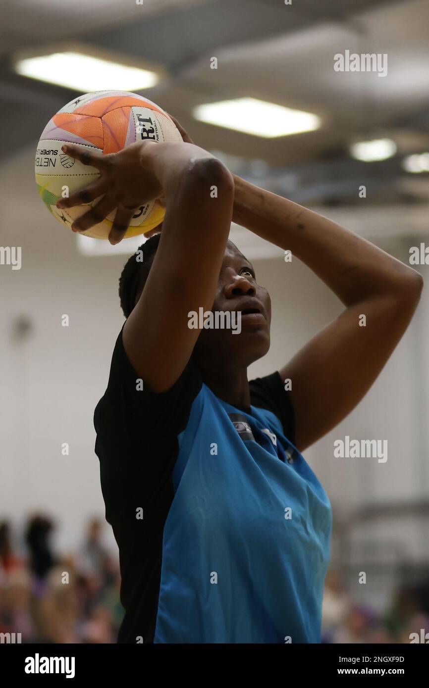 Leeds, Royaume-Uni. 19th févr. 2023. Leeds Beckett University Sports Arena, Leeds, West Yorkshire, 19th février 2023. Netball Super League Round 3 Fixture Leeds Rhinos Netball vs Surrey Storm. Proscovia Peace of Surrey Storm Credit: Touchlinepics/Alay Live News Banque D'Images