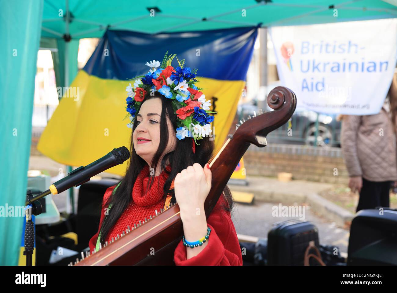 Chiswick marché mensuel du fromage, cette semaine avec un avant-goût de l'Ukraine et de la musique ukrainienne comme le premier anniversaire du début de l'invasion russe approche. Des fonds ont été recueillis pour soutenir la crise en cours, en soutenant British-Ukrainan Aid and First Aid Ukraine, à l'ouest de Londres, au Royaume-Uni Banque D'Images