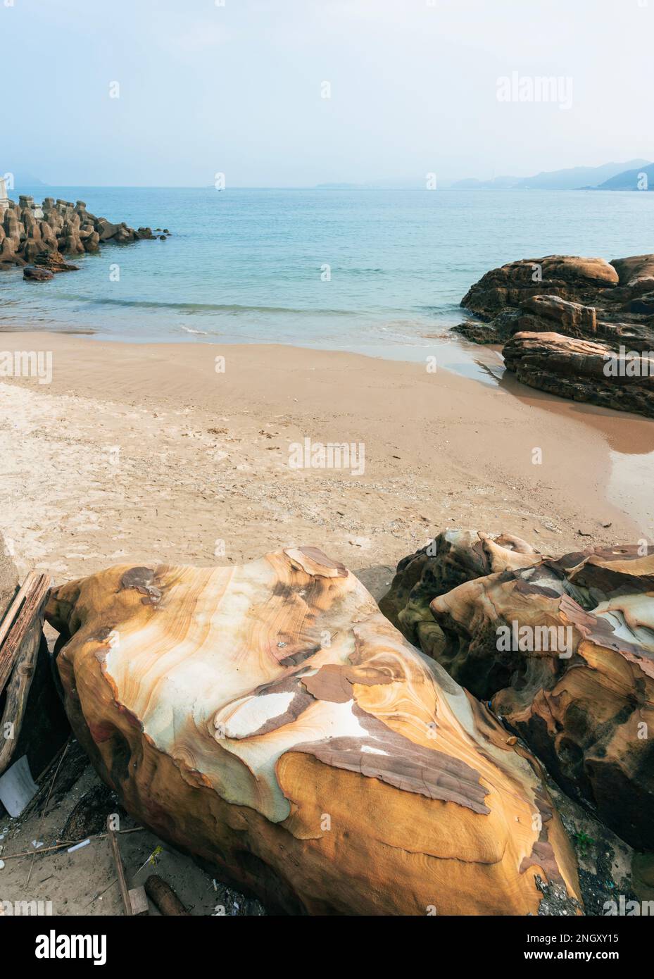 Plage de sable avec des grès Banque D'Images