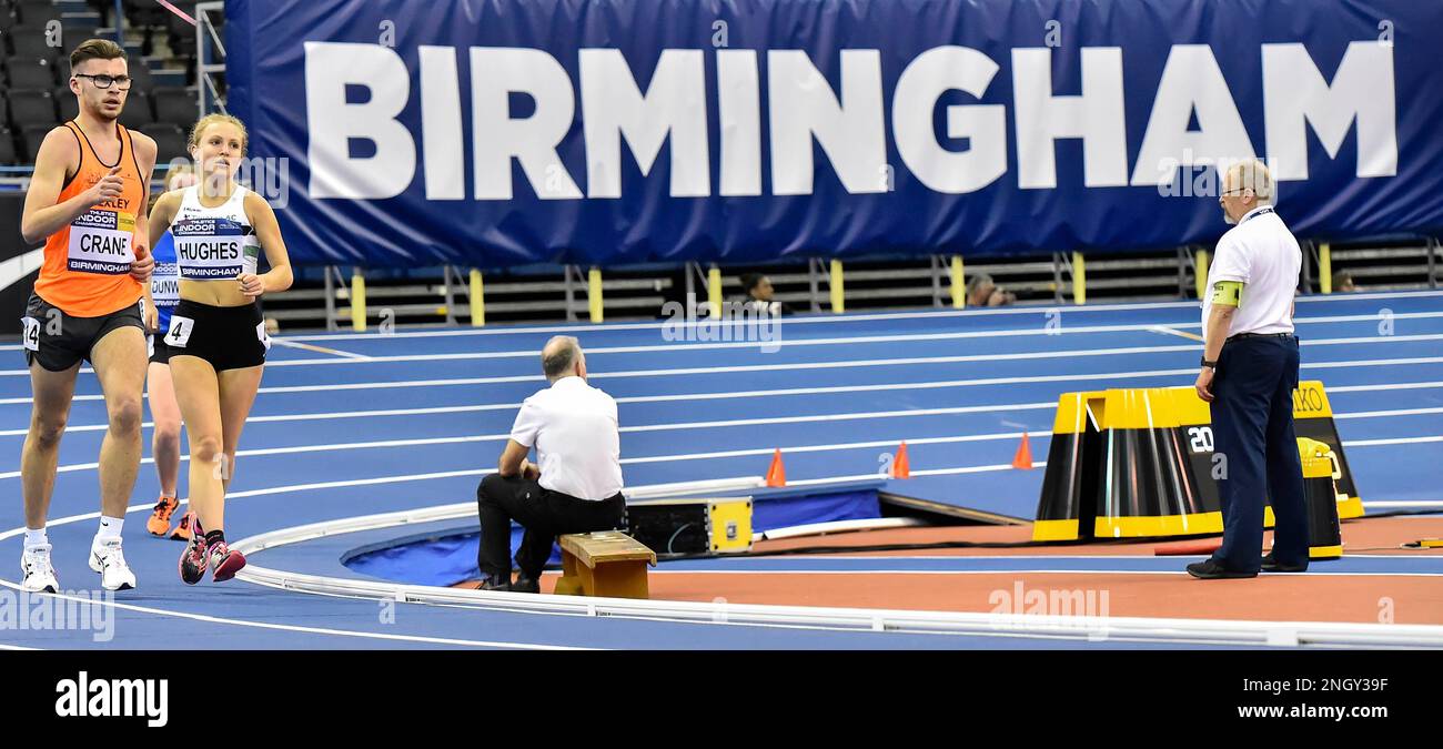 BIRMINGHAM, ANGLETERRE - FÉVRIER 19 : CRANE Matthew et Abby HUGHES pendant la journée 2 3000 m les hommes et les femmes marchent aux championnats d'athlétisme en salle du Royaume-Uni à l'Utilita Arena, Birmingham, Angleterre Banque D'Images
