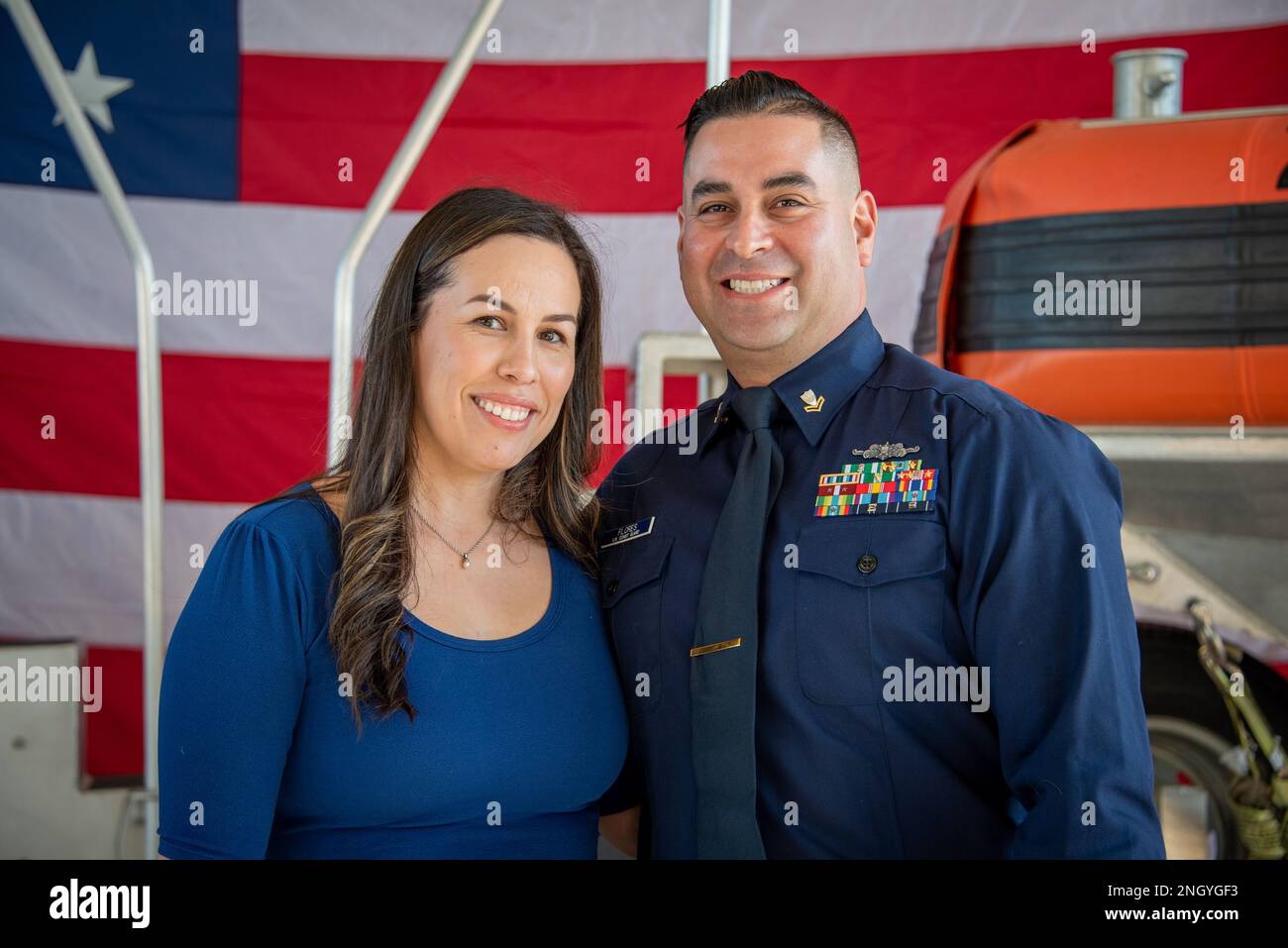 Le maître de division de la Garde côtière 2nd, Jake Flores, spécialiste