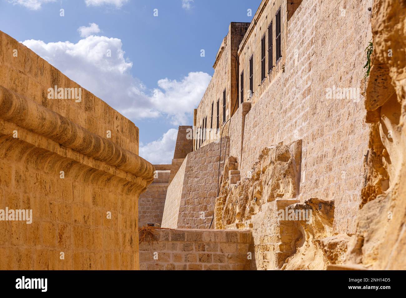 Murs de la rue fort Angelo, ancienne forteresse des Chevaliers de Saint John, à Birgu, Malte, en 2017. Banque D'Images