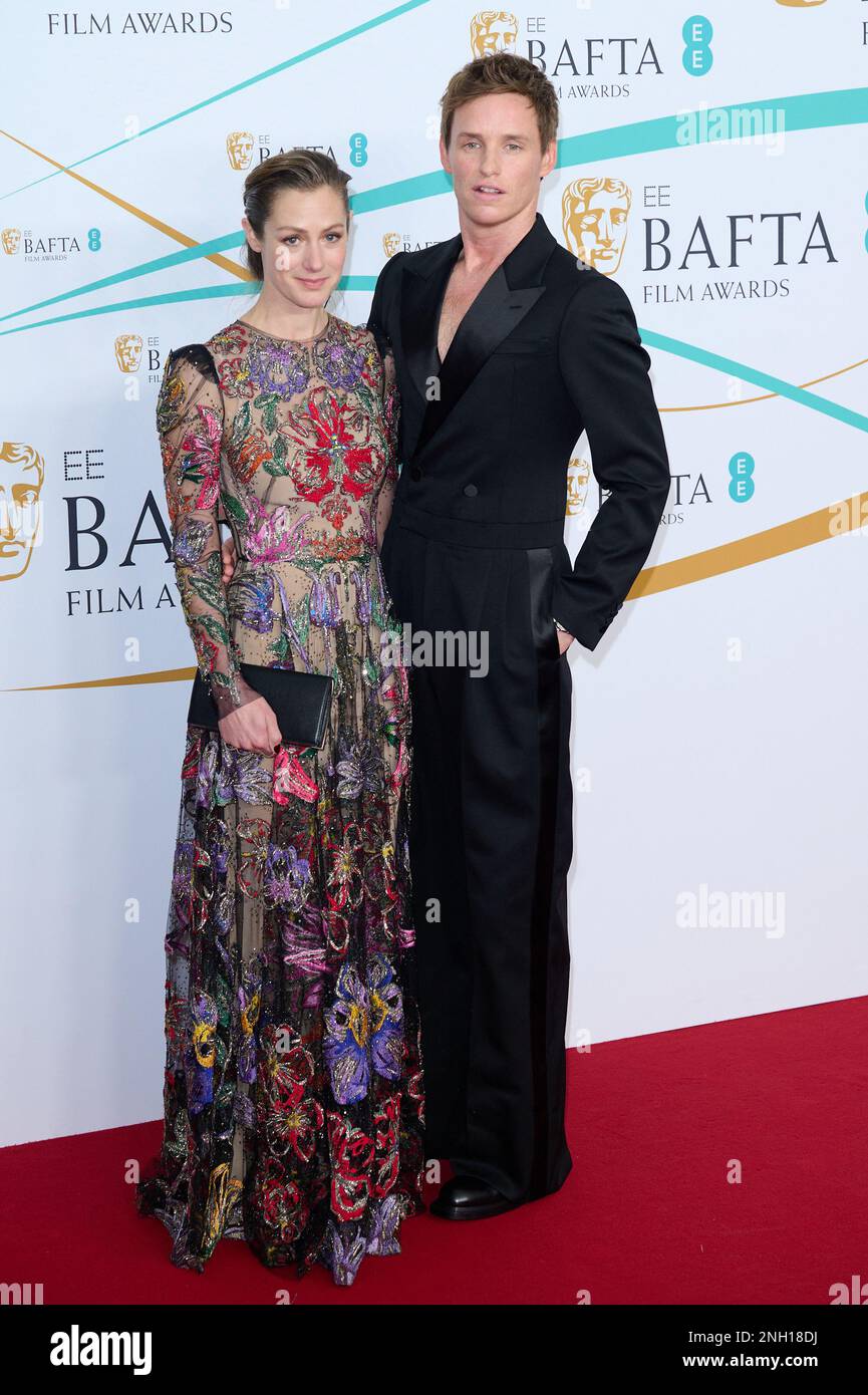 Londres, Royaume-Uni . 19 février 2023 . Hannah Bagshaw et Eddie Redmayne sur le tapis rouge des Prix du film 76th de l'EE BAFTA 2023, qui ont eu lieu au Royal Festival Banque D'Images
