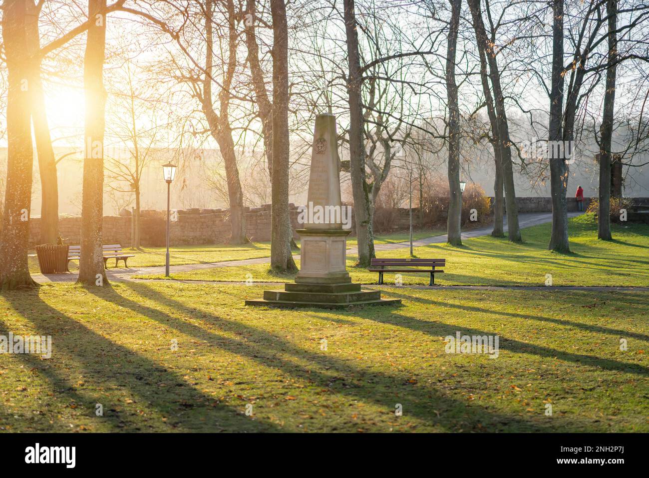 Monument franco-allemand du conflit (1870 - 1871) aux jardins du château (Burggarten) - Rothenburg ob der Tauber, Bavière, Allemagne Banque D'Images