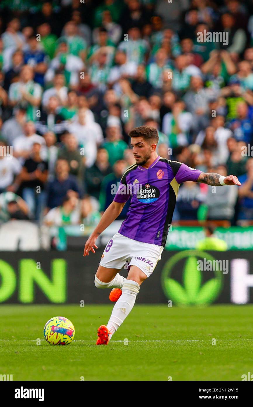 Séville, Espagne. 18th févr. 2023. Monchu du vrai Valladolid en action pendant le tour 22nd de la Ligue LaLiga Santander Match entre Real Betis et Valladolid au stade Benito Villamarín (Estadio Benito Villamarín). Score final; Real Betis 2:1 Real Valladolid. (Photo de Lorena Martin/SOPA Images/Sipa USA) crédit: SIPA USA/Alay Live News Banque D'Images