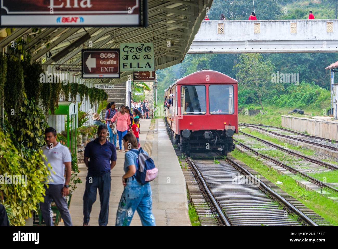Sri Lanka, gare d'Ella sur le chemin de fer de Kandy à Ella à travers le pays de colline du Sri Lanka Banque D'Images
