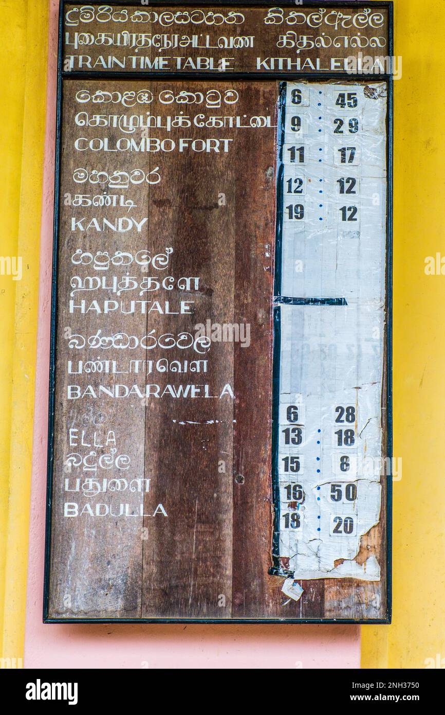 Sri Lanka. Destination en bois sur le chemin de fer de Kandy à Ella à travers le pays de colline du Sri Lanka Banque D'Images