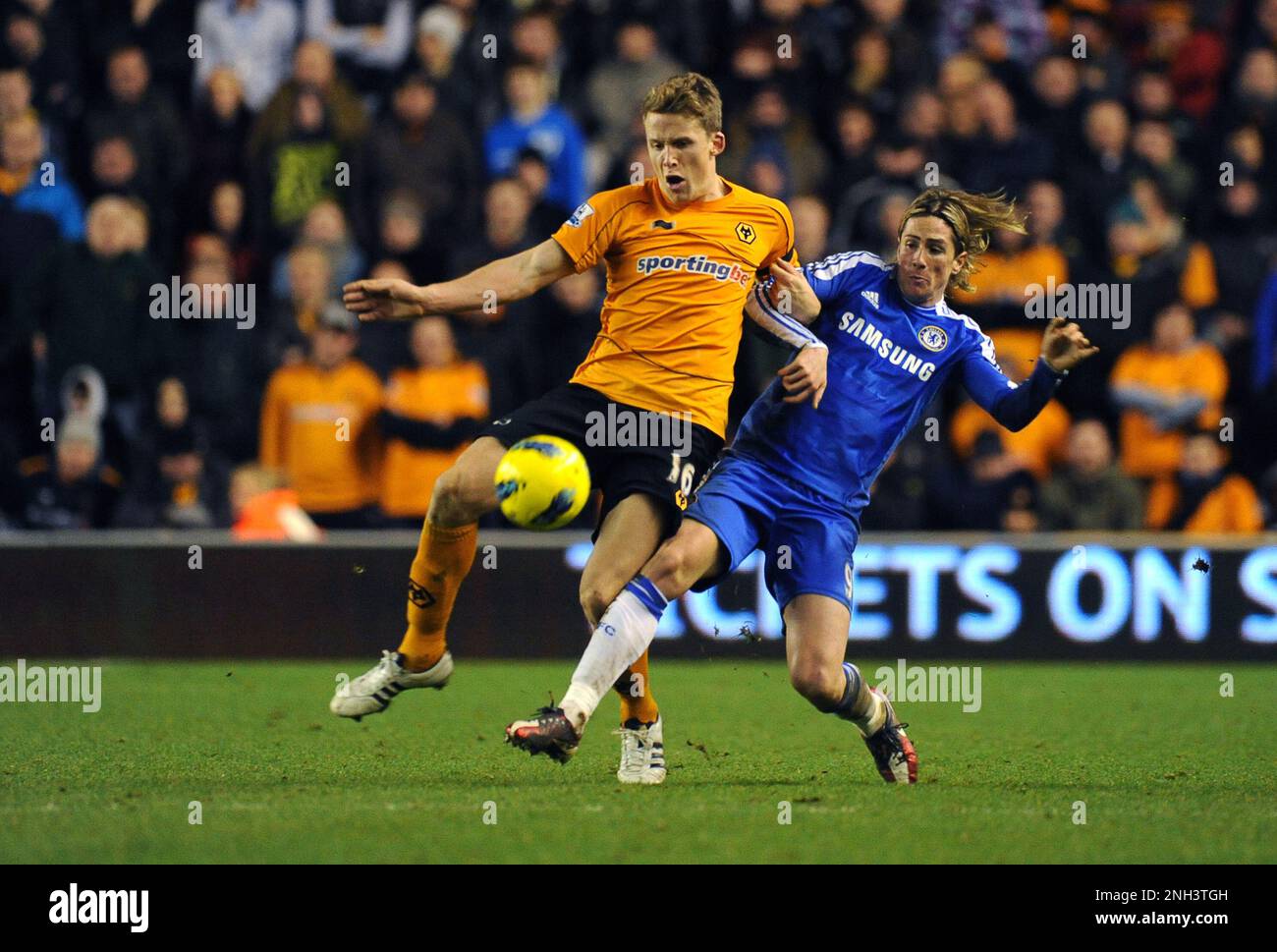 Christophe Berra de Wolverhampton Wanderers et Fernando Torres de Chelsea - Wolverhampton Wanderers / Chelsea 02/01/2012 Banque D'Images