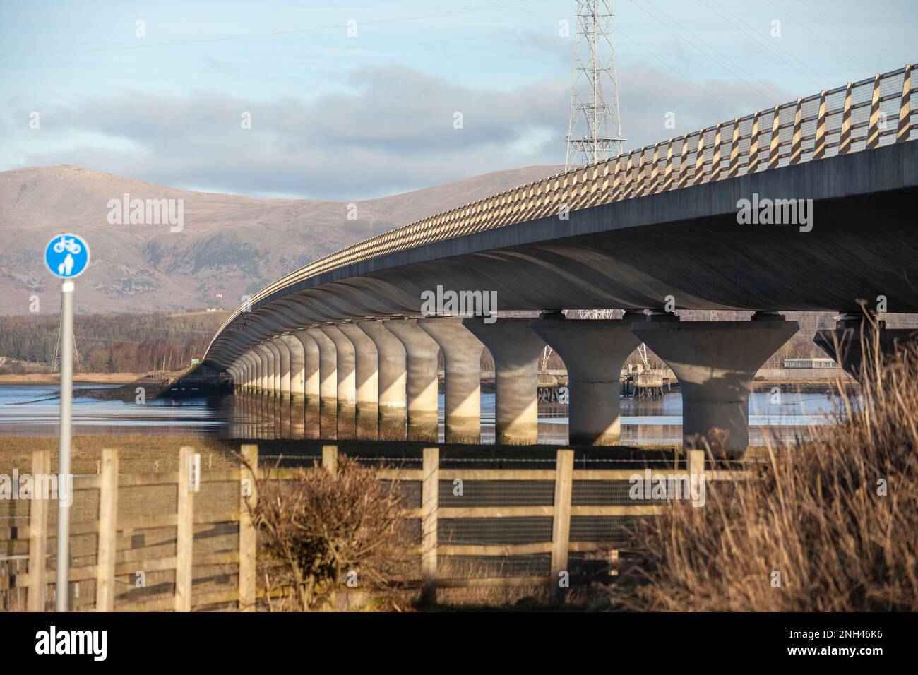 Clackmannanshire Bridge au-dessus du Firth of Forth en Écosse qui a ouvert à la circulation le 19 novembre 2008 Banque D'Images
