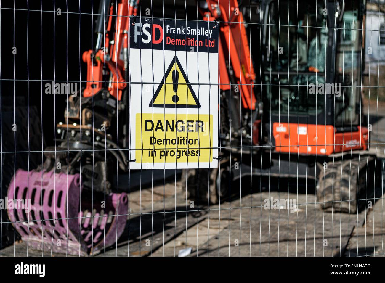 Epsom, Surrey, Londres, Royaume-Uni, 19 février 2023, équipement de construction de pelle mécanique ou de Digger sur Un chantier sans personne Banque D'Images