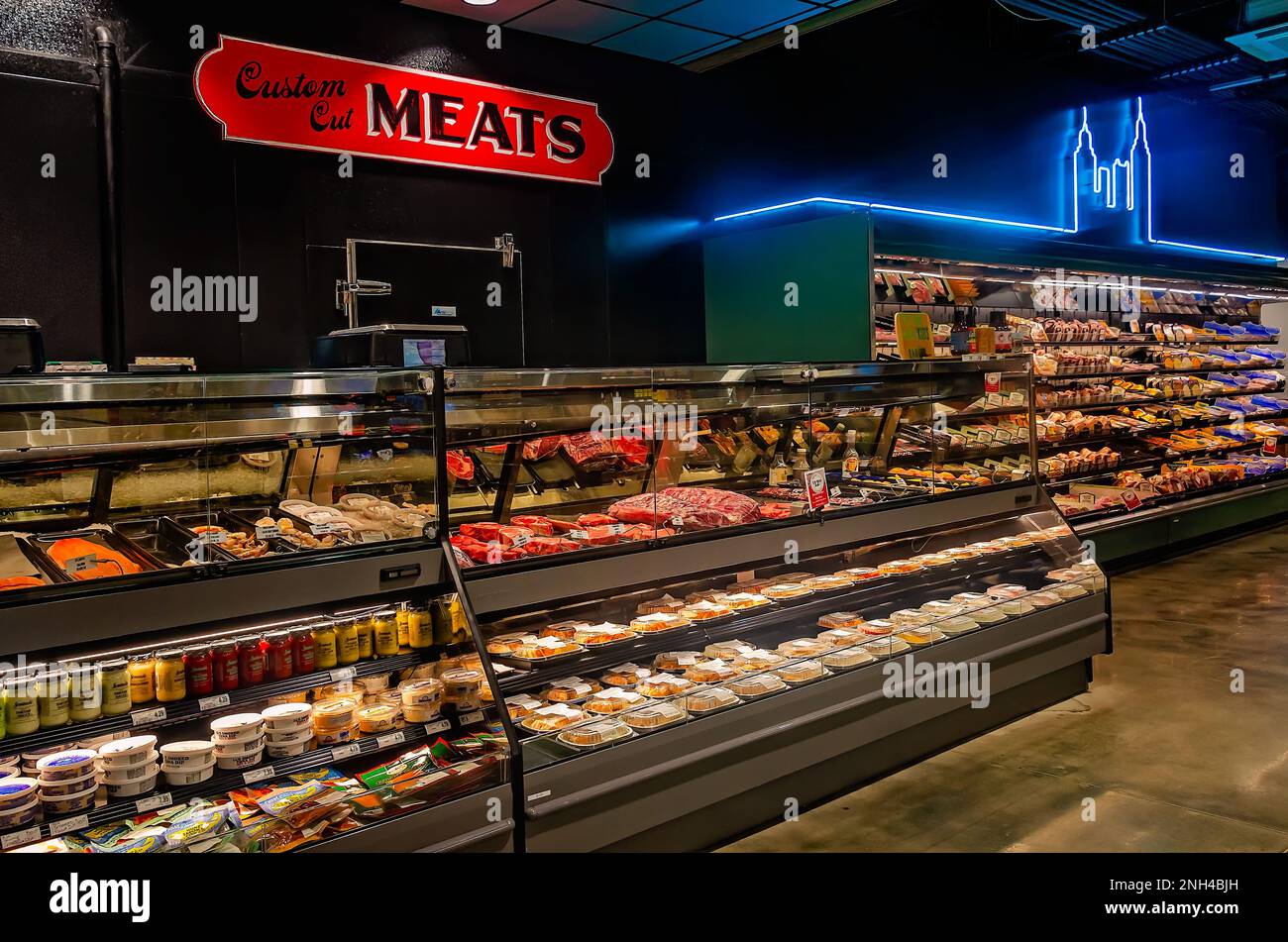 Le comptoir de charcuterie et le marché de la viande sont illustrés à Greer’s St. Marché Louis sur St Louis Street, 6 janvier 2023, à Mobile, Alabama. Banque D'Images
