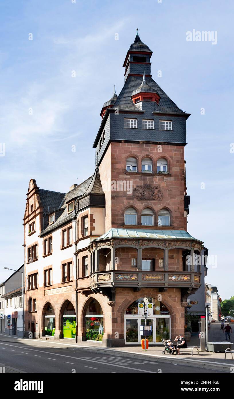 Maison Martinpforte, ou pharmacie de la vieille ville, construite en 1904 à la place d'une porte médiévale, Worms, Rhénanie-Palatinat, Allemagne Banque D'Images