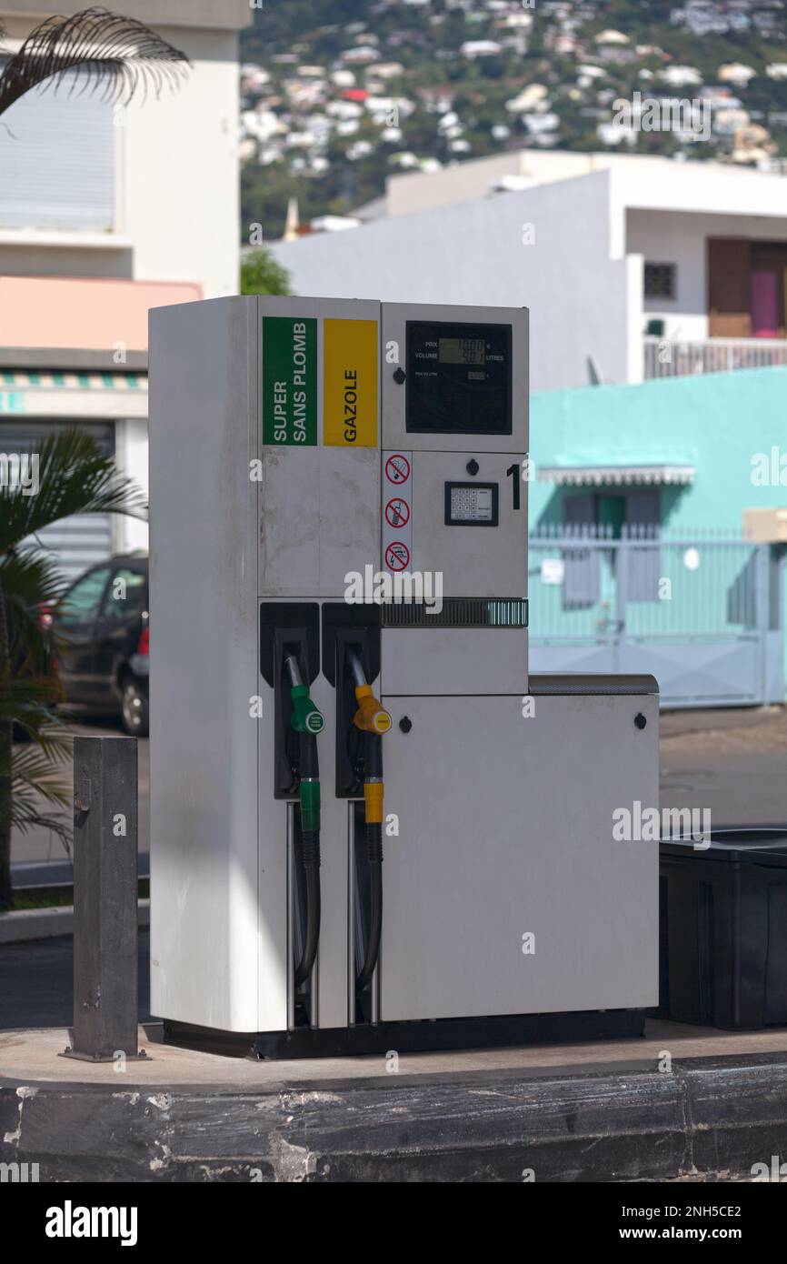 Pompe à essence française à la station-service Banque D'Images
