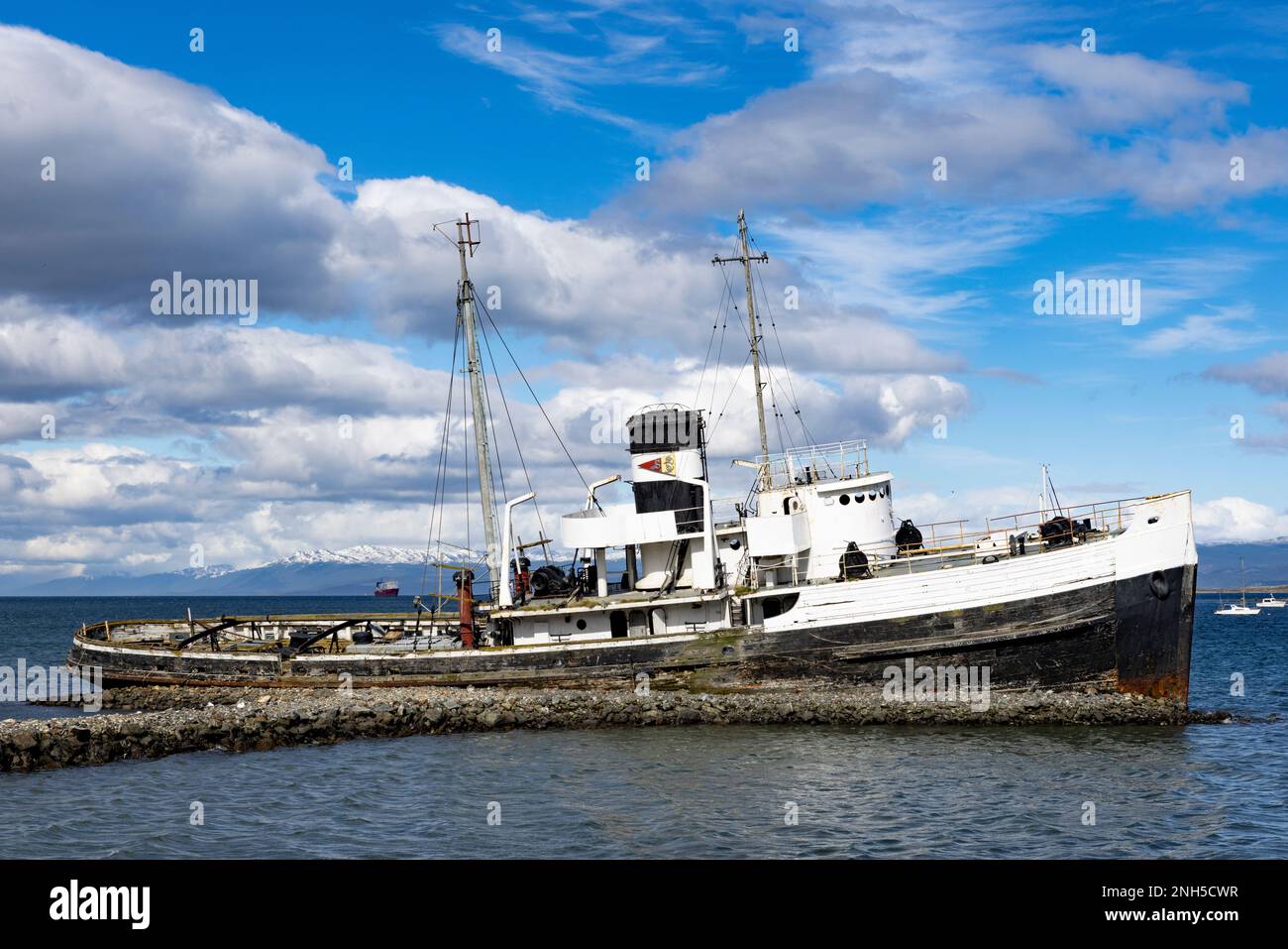 Célèbre épave Saint Christopher au port d'Ushuaia, Tierra del Fuego en Argentine, Amérique du Sud Banque D'Images